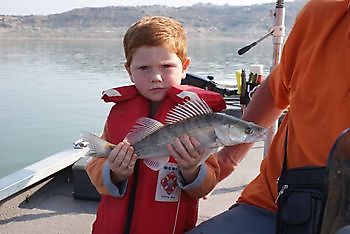 Fishing on the Ebro catfish and carp Ceitón fishing holidays off grid cottage rental