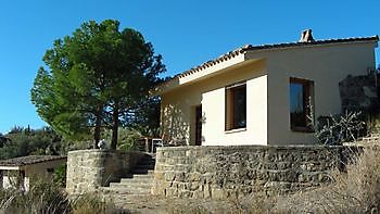 Looking for adventure in a beautiful environment? Ceitón fishing holidays off grid cottage rental