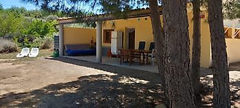 outside casa baja Ceitón fishing holidays off grid cottage rental